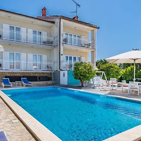 Beautiful In With Swimming Pool