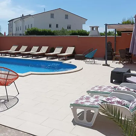 Stunning In With Wifi Apartment