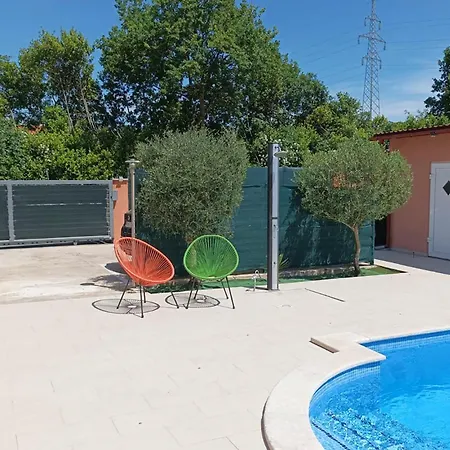 Stunning In With Wifi Apartment Pula