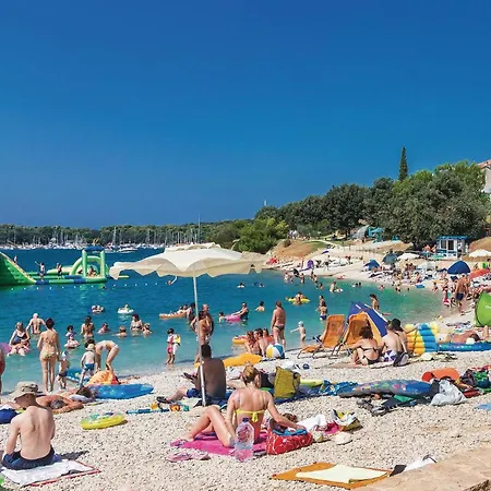 Stunning In With Wifi Apartment Pula