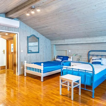 Apartamento Beautiful In With Swimming Pool