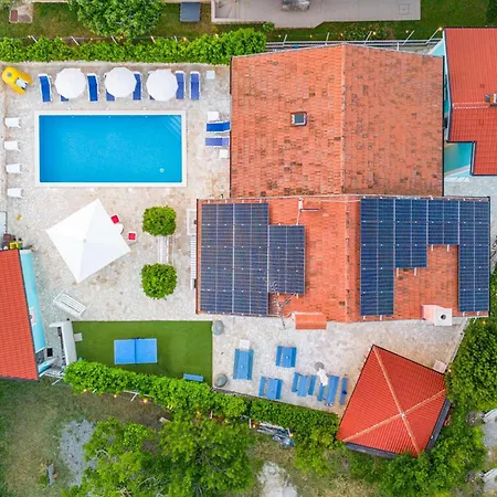 Apartamento Beautiful In With Swimming Pool Pula