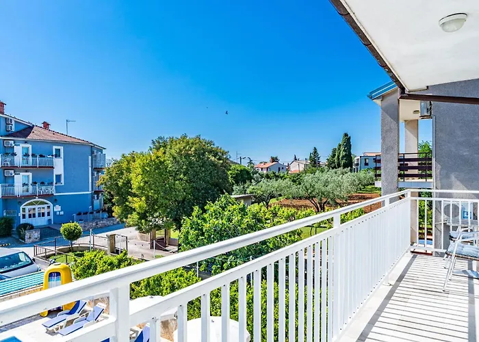 Stunning In With Wifi Appartamento Pola